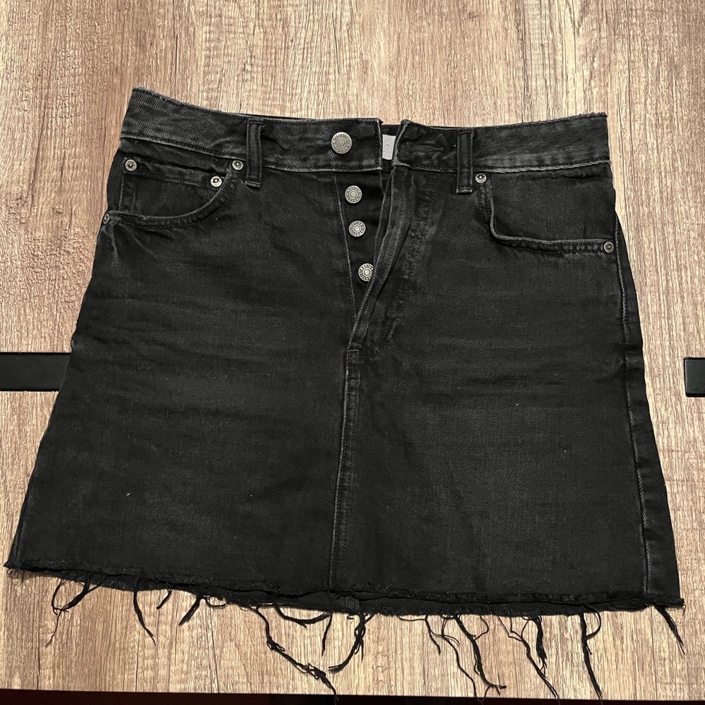 Boyish black denim skirt